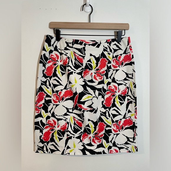 Jones Wear Floral Pencil Skirt Stretch Size 6P Tropical Career Office EUC - Picture 1 of 11